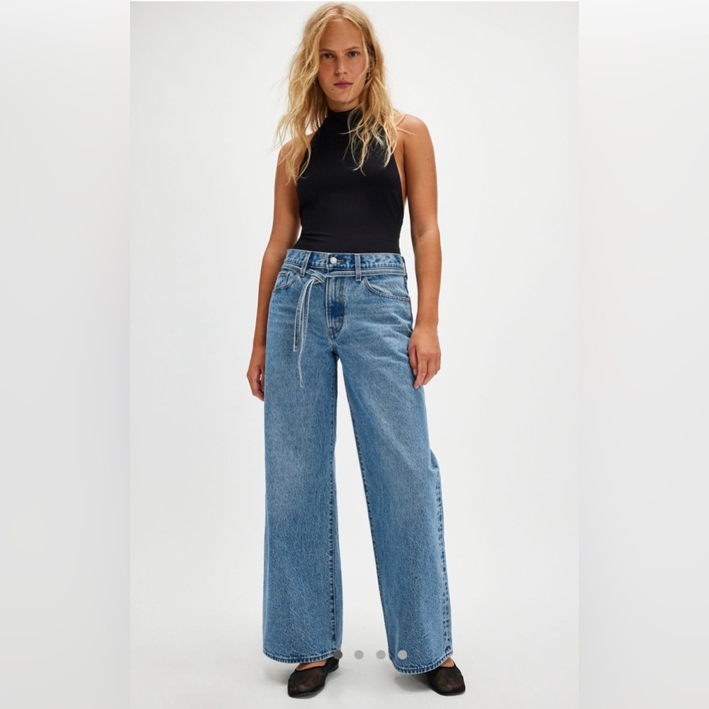 Levi’s Wide Leg Tie Belt Jeans Size 29